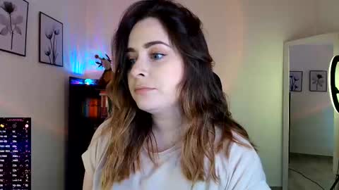 madelamee online show from December 14, 10:59 pm