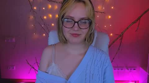 Madeline online show from February 25, 8:07 pm