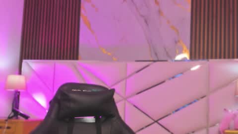 Madeline  online show from February 4, 7:00 am