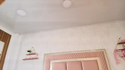madhison_5 online show from May 14, 12:22 pm
