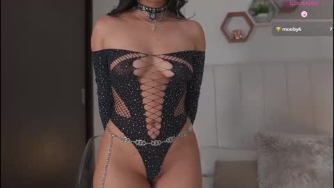 Valentina   1030   530  -  online show from January 14, 5:45 am