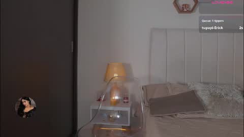 Valentina   1030   530  -  online show from July 28, 6:00 am