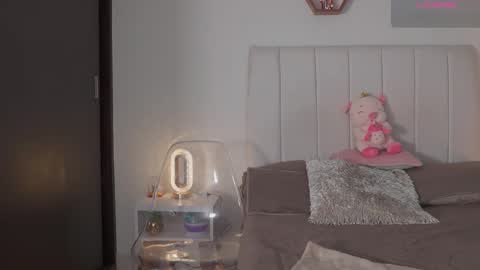 Valentina   1030   530  -  online show from March 13, 6:36 am