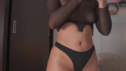 Valentina   1030   530  -  online show from June 20, 8:07 am