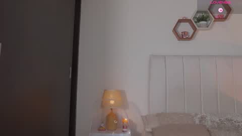 Valentina   1030   530  -  online show from June 27, 6:47 am