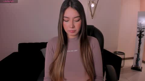 Maddi Collins online show from January 17, 12:01 pm