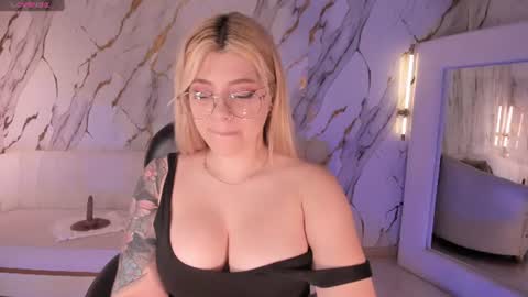 Madison Kane online show from June 9, 2:05 pm