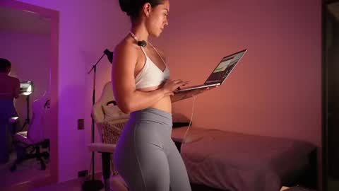 madisonlara online show from June 24, 4:50 pm
