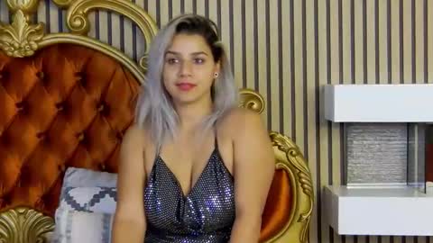 Snapshot of madisonrusso chatting on October 10, 7:35 am madisonrusso online show from October 10, 7:35 am