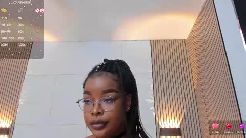 Madisson Lopez online show from July 3, 8:59 pm
