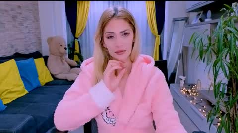 Madye Roberts online show from November 14, 10:21 pm