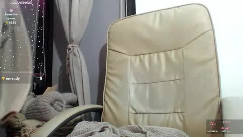 Snapshot of madyqueen chatting on October 31, 6:01 pm Mara online show from October 31, 6:01 pm