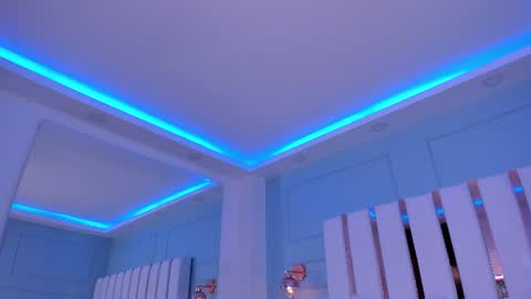 Mae Lyra online show from June 25, 5:12 am