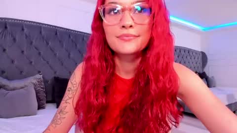 Mae Lyra online show from August 4, 6:03 pm
