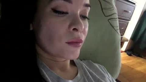 Snapshot of magggg658318 chatting on February 15, 11:28 am magggg658318 online show from February 15, 11:28 am