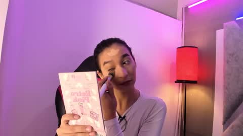 Maggie online show from December 15, 12:32 pm