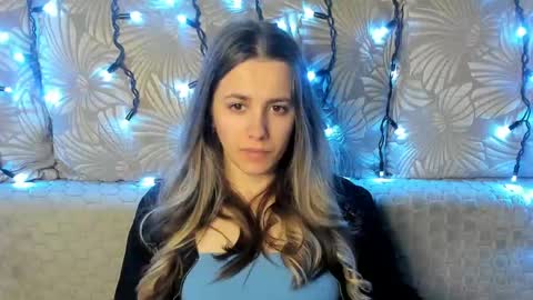 Maggie online show from April 28, 1:14 am