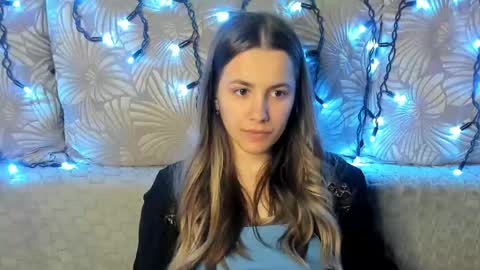 Maggie online show from May 3, 3:10 am