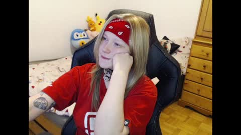 Snapshot of maggieswaggy chatting on January 11, 7:38 pm Magdalene Swaggy online show from January 11, 7:38 pm