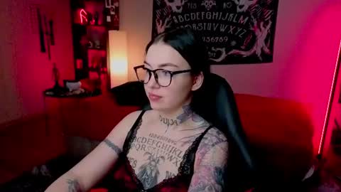 Magic Allie online show from July 25, 9:00 pm