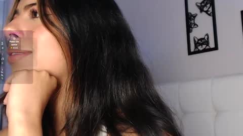 Maia Reficco online show from May 4, 7:06 pm