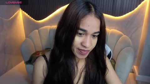 Snapshot of maia_tx chatting on October 7, 1:48 pm Online 800 to 1400 online show from October 7, 1:48 pm