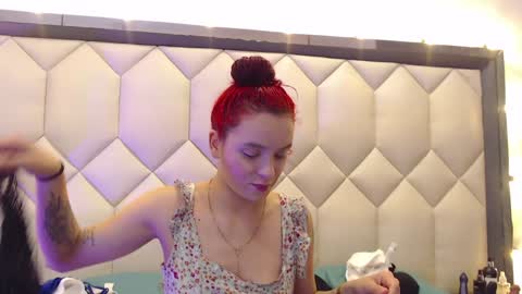 Snapshot of maiapark chatting on February 8, 6:22 pm Maia online show from February 8, 6:22 pm