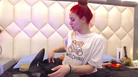 Snapshot of maiapark chatting on January 18, 11:32 am Maia online show from January 18, 11:32 am