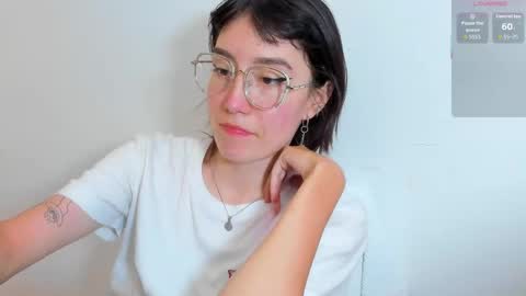 Snapshot of maibys_cute chatting on October 1, 3:55 am maibys online show from October 1, 3:55 am