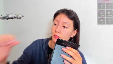 Snapshot of maibys_cute chatting on October 17, 3:32 am maibys online show from October 17, 3:32 am