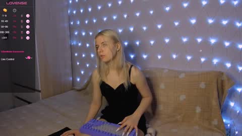 Your kitty online show from January 28, 2:43 am