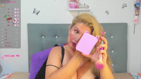 mailyn bakerrr  online show from June 24, 1:10 pm