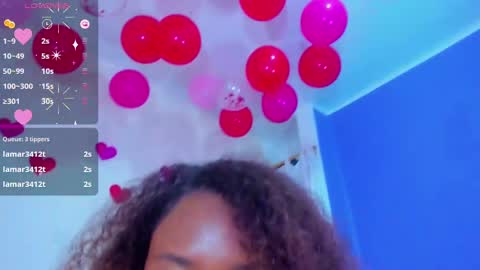 Snapshot of mailyn_er chatting on February 8, 8:53 pm Mailyn online show from February 8, 8:53 pm
