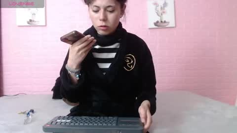 Mei  online show from June 3, 4:57 am