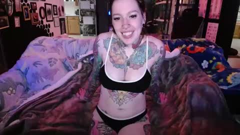 makaylamoonn online show from December 12, 4:21 pm