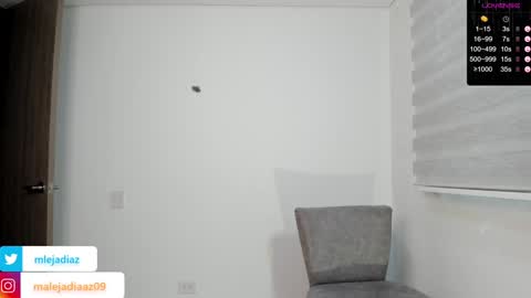 Snapshot of malejadiaz_ chatting on December 20, 5:18 pm Maleja Diaz online show from December 20, 5:18 pm