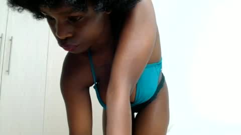 malia online show from June 22, 3:22 am