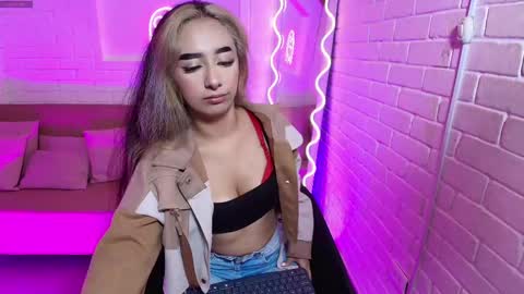 Malory  online show from March 1, 6:54 pm