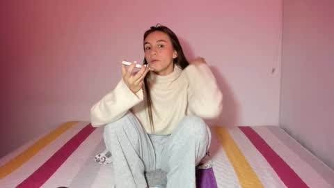 instagram  nueela   online show from January 8, 12:25 am