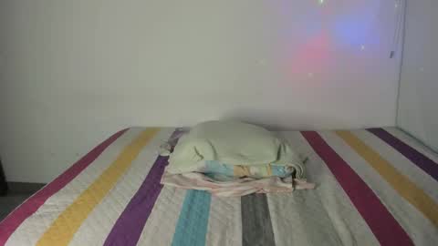 Snapshot of malucam_06 chatting on September 28, 10:59 pm instagram nueela online show from September 28, 10:59 pm