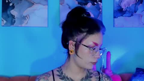   online show from November 19, 5:02 pm