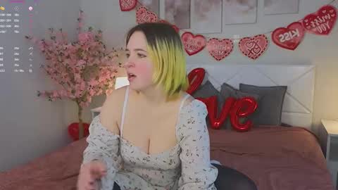Snapshot of manic_pixie_ chatting on February 13, 11:17 am manic_pixie_ online show from February 13, 11:17 am