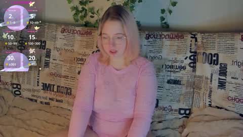 Snapshot of manic_pixie_ chatting on September 19, 3:55 pm manic_pixie_ online show from September 19, 3:55 pm