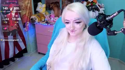 Manuela online show from February 12, 8:50 pm