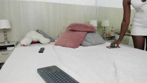 Mara Sinclair online show from June 16, 2:45 am