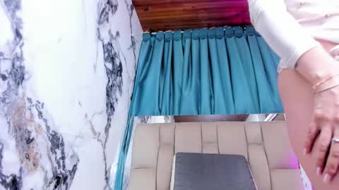 maraa_x online show from November 17, 6:19 pm