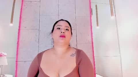 maralinette22 online show from August 5, 11:38 am