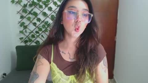 Snapshot of marce_bunny chatting on September 15, 12:19 am Marcela online show from September 15, 12:19 am
