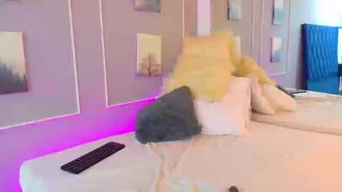 Snapshot of margaret_saunders chatting on September 19, 10:09 pm margaret_saunders online show from September 19, 10:09 pm