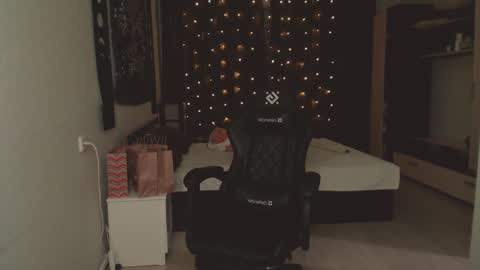 Margaret online show from December 14, 5:14 pm